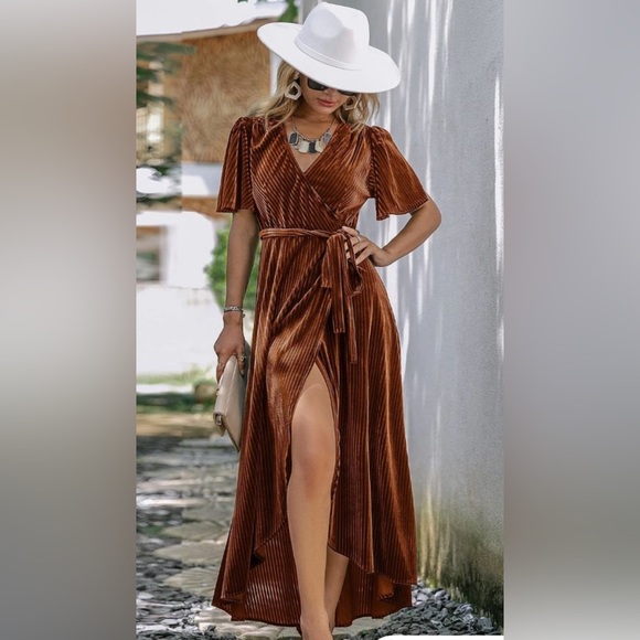 Simplee Apparel Dresses & Skirts - NWT Simplee Butterfly Sleeve Wrap Dress